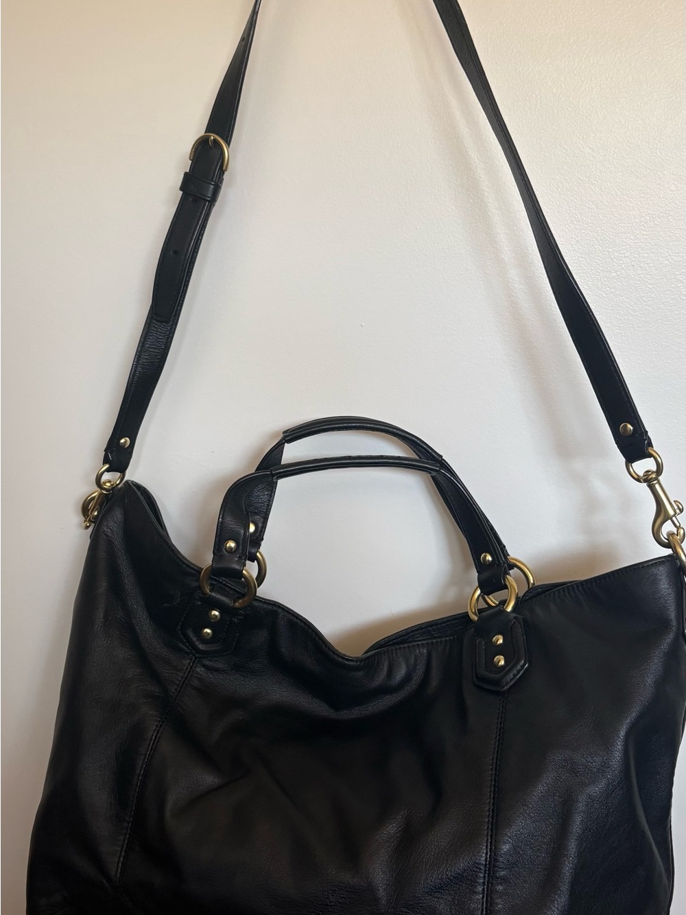 COACH Black Campbell
Izzy Leather Satchel bag F24683